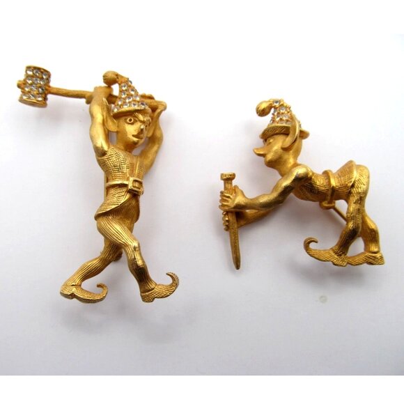 Vintage Elves Gold Tone Rhinestone with Hammer and Nail Brooch Set by Geno Ltd - Picture 9 of 16